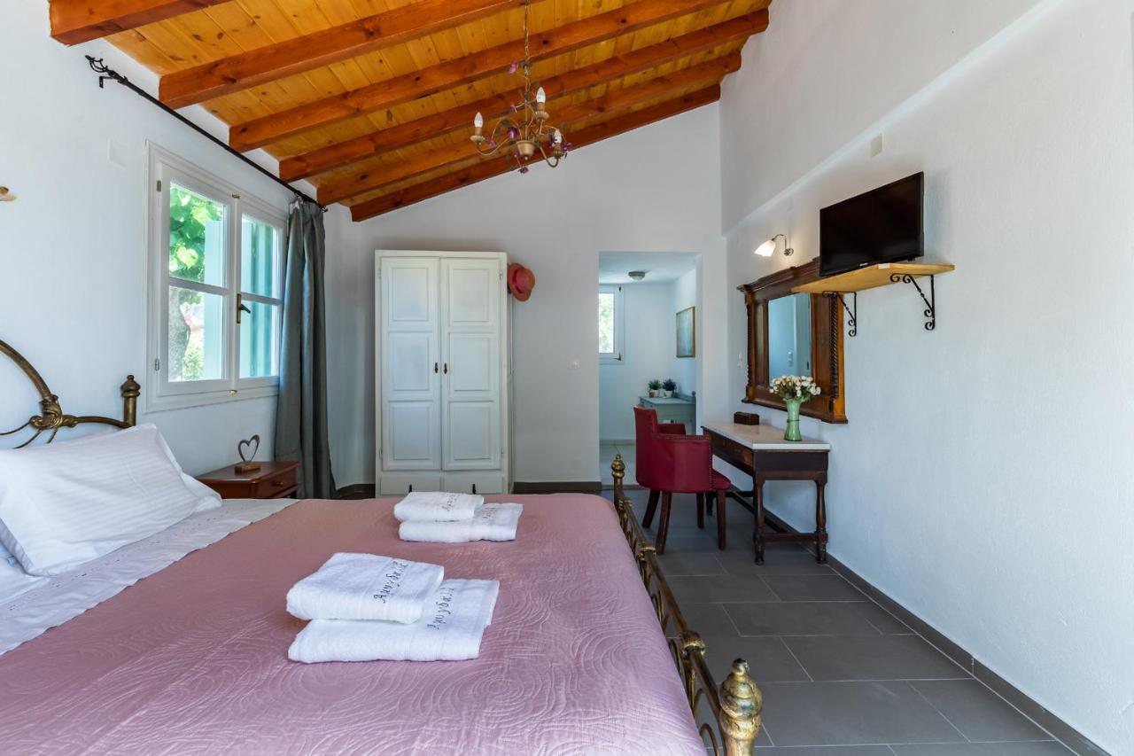 Skopelos Amigdalia Cottage エクステリア 写真