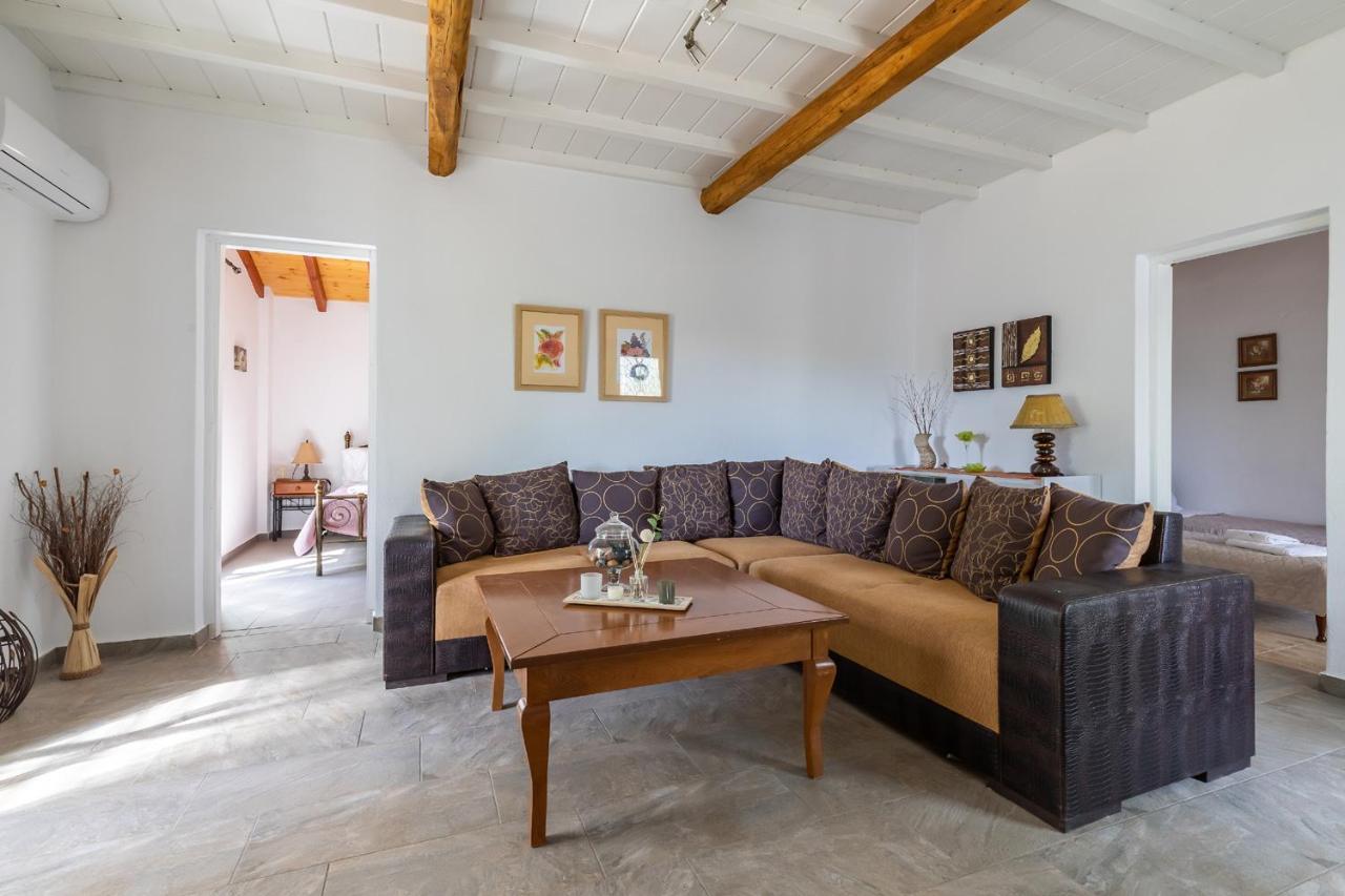 Skopelos Amigdalia Cottage エクステリア 写真